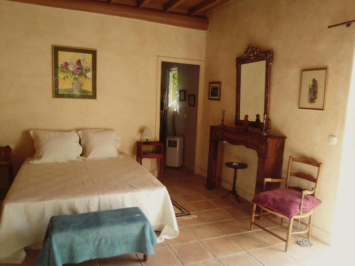 Le Domaine De Belle Bed & Breakfast LʼIsle-sur-la-Sorgue Екстериор снимка